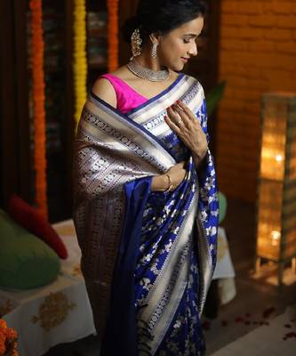 Blue silk blend banarasi saree with unstitched blouse piece 5
