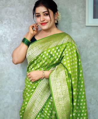 Parrot green silk blend banarasi saree with unstitched blouse piece 5