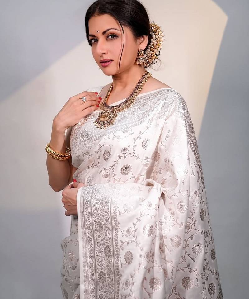 White soft silk blend banarasi jacuard work designer party wear saree with unstitched blouse piece
