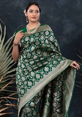 Green silk blend banarasi saree with unstitched blouse piece 2