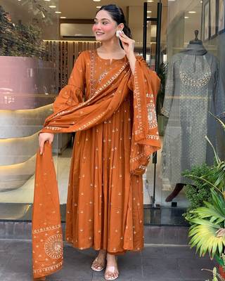 Women's cotton khadi sequin embroidered orange kurta pant set with cotton dupatta 2