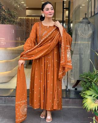 Women's cotton khadi sequin embroidered orange kurta pant set with cotton dupatta 3