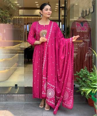 Women's cotton khadi sequin embroidered pink kurta pant set with cotton dupatta 2