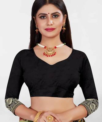 Black silk blend banarasi saree with unstitched blouse piece 4
