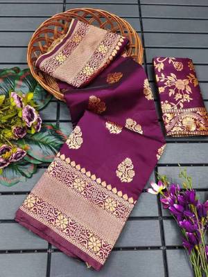Purple silk blend banarasi saree with unstitched blouse piece 5