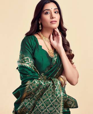 Dark green silk blend banarasi saree with unstitched blouse piece 5