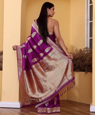 Purple silk blend banarasi saree with unstitched blouse piece 3