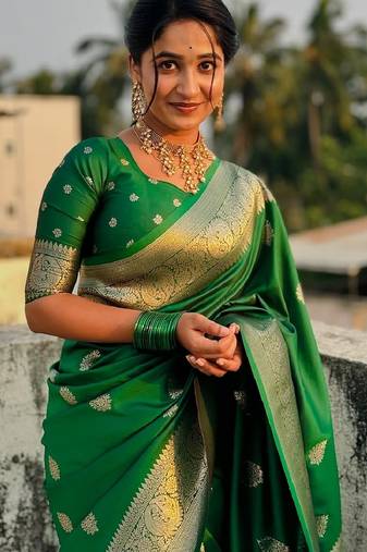 Green soft silk blend banarasi jacuard work designer party wear saree with unstitched blouse piece