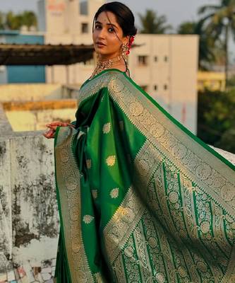 Green silk blend banarasi saree with unstitched blouse piece 4