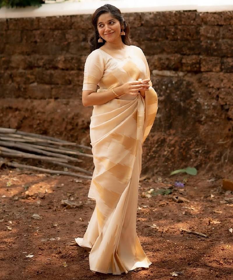 White soft silk blend banarasi jacuard work designer party wear saree with unstitched blouse piece