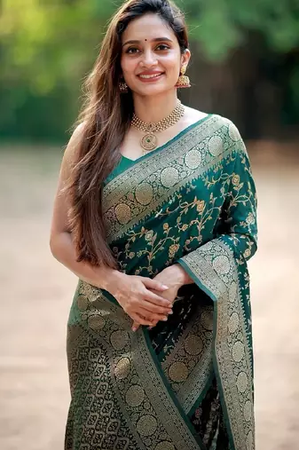 Green silk blend banarasi saree with unstitched blouse piece