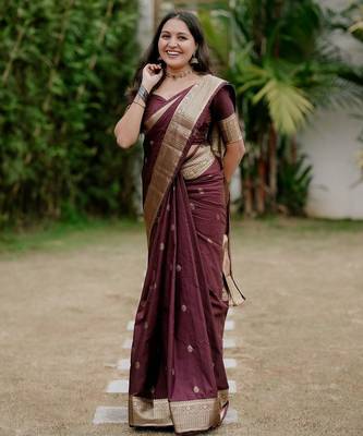 Maroon silk blend banarasi saree with unstitched blouse piece 2