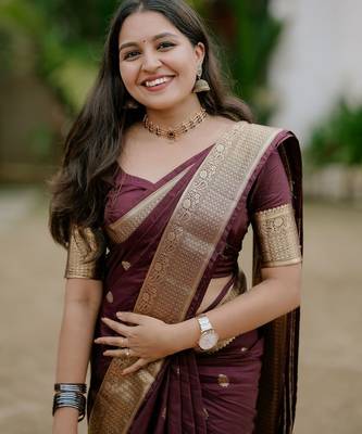 Maroon silk blend banarasi saree with unstitched blouse piece 3