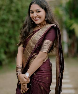 Maroon silk blend banarasi saree with unstitched blouse piece 5