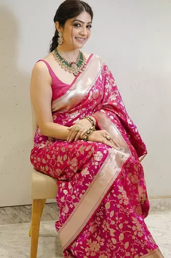 Pink silk blend banarasi saree with unstitched blouse piece