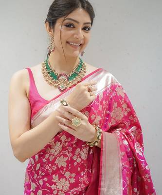 Pink silk blend banarasi saree with unstitched blouse piece 4