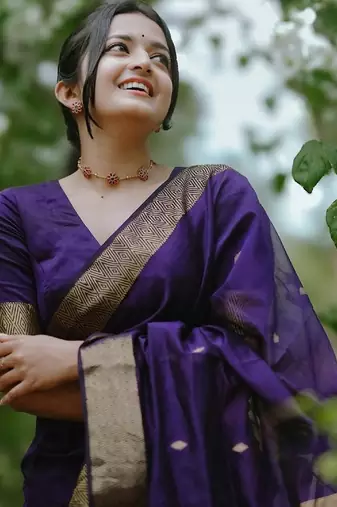 Purple silk blend banarasi saree with unstitched blouse piece