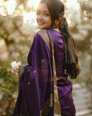 Purple silk blend banarasi saree with unstitched blouse piece 3