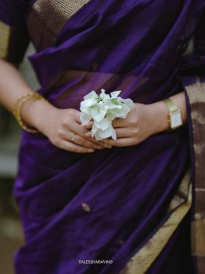 Purple silk blend banarasi saree with unstitched blouse piece 4
