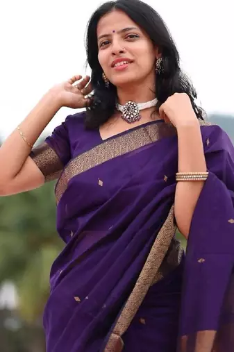 Purple silk blend banarasi saree with unstitched blouse piece