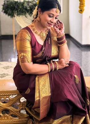 Maroon silk blend banarasi saree with unstitched blouse piece 3