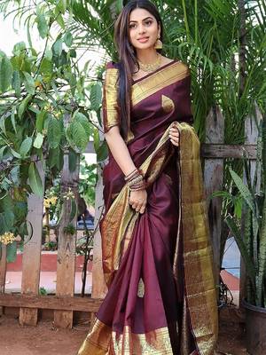 Maroon silk blend banarasi saree with unstitched blouse piece 2