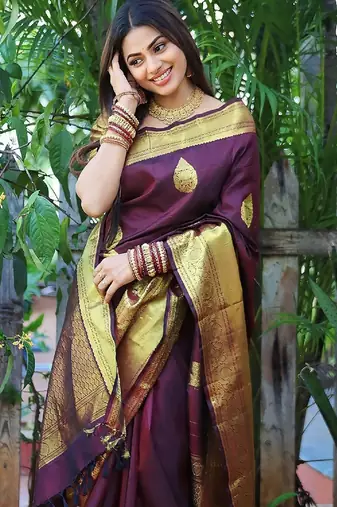 Maroon silk blend banarasi saree with unstitched blouse piece