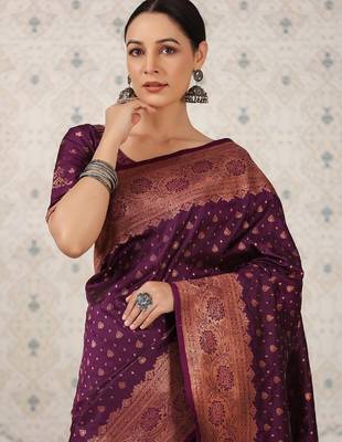 Wine silk blend banarasi saree with unstitched blouse piece 2