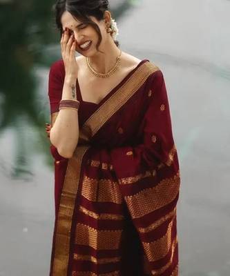 Maroon silk blend banarasi saree with unstitched blouse piece 4