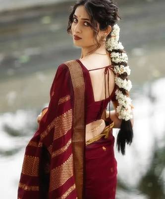 Maroon silk blend banarasi saree with unstitched blouse piece 5