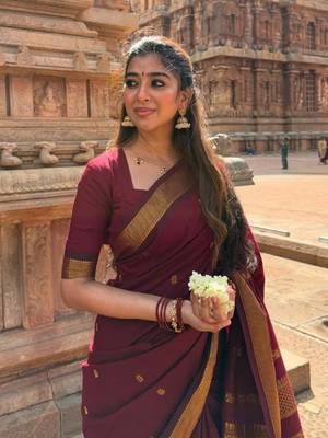 Maroon silk blend banarasi saree with unstitched blouse piece 4