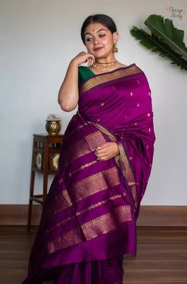 Purple silk blend banarasi saree with unstitched blouse piece 3