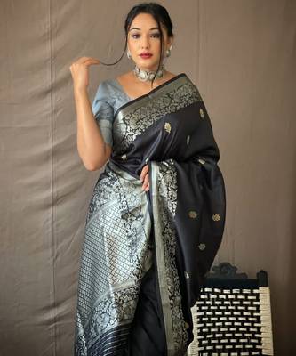 Black grey silk blend banarasi saree with unstitched blouse piece 3