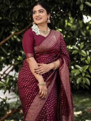 Maroon silk blend banarasi saree with unstitched blouse piece 2