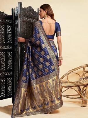 Blue silk blend banarasi saree with unstitched blouse piece 3