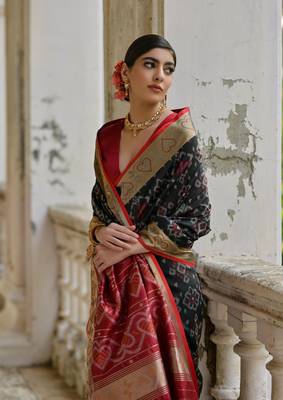 black soft silk pochampally ikat saree 4