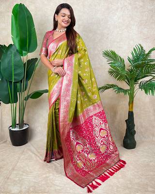 green banarasi silk saree with zari meenakari work 2