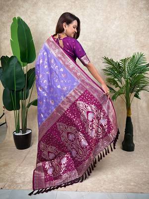 lavender banarasi silk saree with zari meenakari work 3