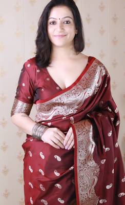 Maroon banarasi silk zari woven saree with matching blouse piece 5