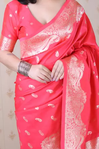 Gajri pink banarasi silk zari woven saree with matching blouse piece