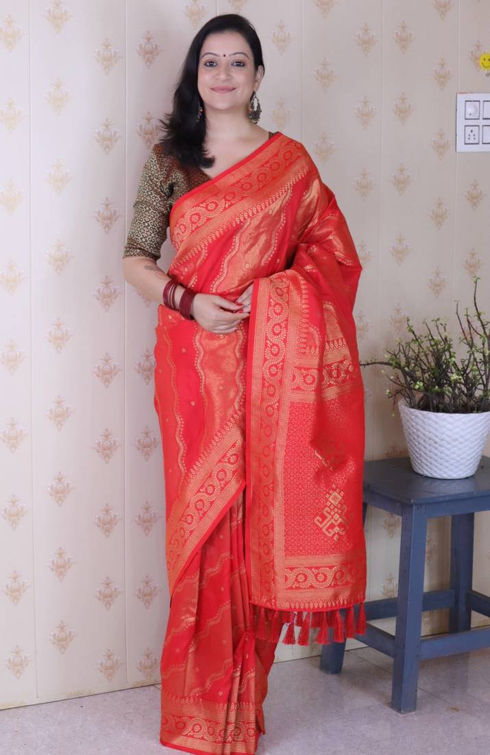 Red banarasi silk leheriya zari woven saree with contrast blouse piece