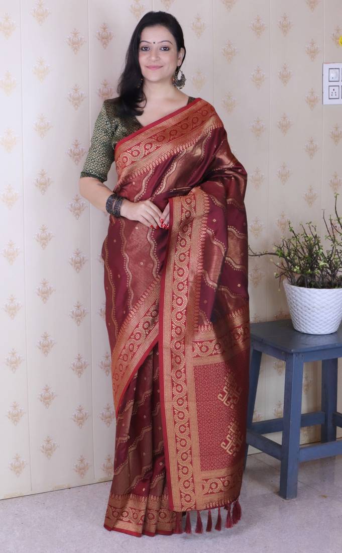 Maroon banarasi silk leheriya zari woven saree with contrast blouse piece