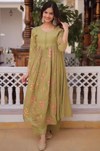 Mehendi women mal chanderi embroidered kurti with roman silk pant set