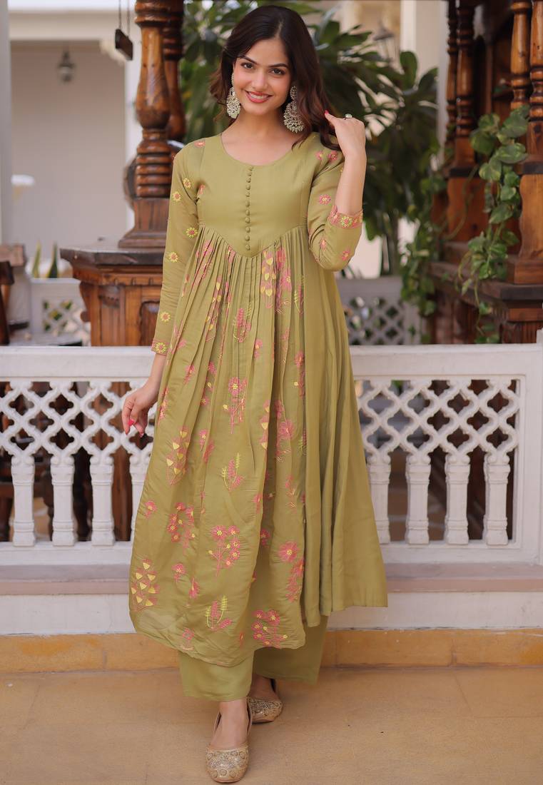 Mehendi women mal chanderi embroidered kurti with roman silk pant set