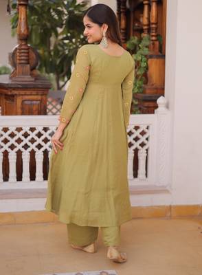 Mehendi women mal chanderi embroidered kurti with roman silk pant set 2