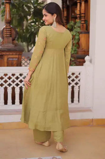 Mehendi women mal chanderi embroidered kurti with roman silk pant set