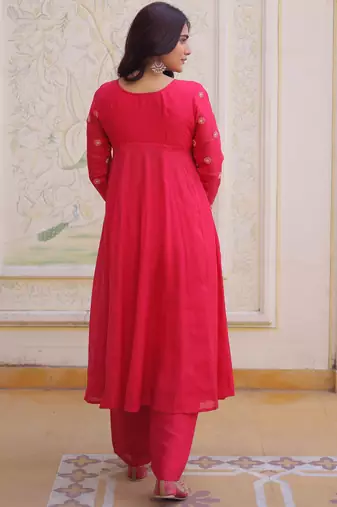 Pink women mal chanderi embroidered kurti with roman silk pant set