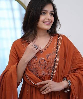 Orange v-neck ethnic embroidered indian salwar kameez kurti pant dupatta set for women 4