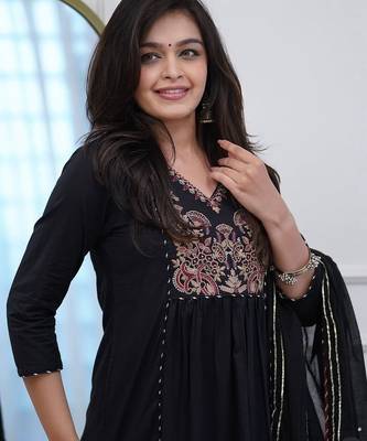 Black v-neck ethnic embroidered indian salwar kameez kurti pant dupatta set for women 3