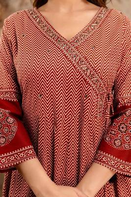 Red chevron printed anarkali kurta set 4